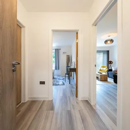 Ashview 6 - Heathrow - Windsor - Free Parking Apartment Staines-upon-Thames Exterior photo