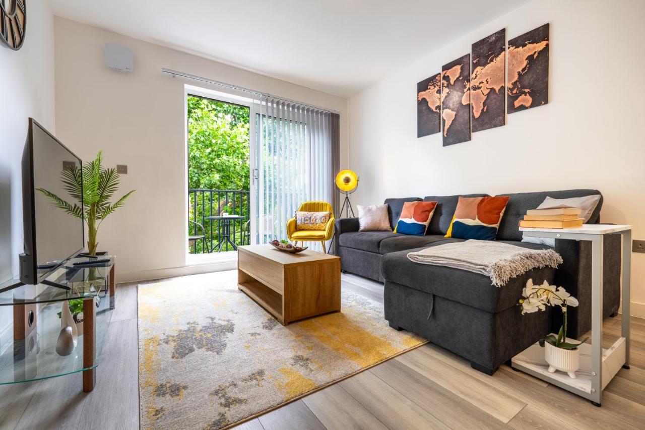 Ashview 6 - Heathrow - Windsor - Free Parking Apartment Staines-upon-Thames