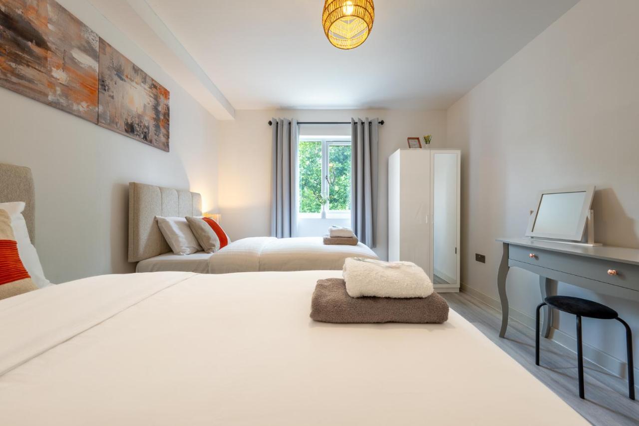 Apartment Ashview 6 - Heathrow - Windsor - Free Parking Staines-upon-Thames