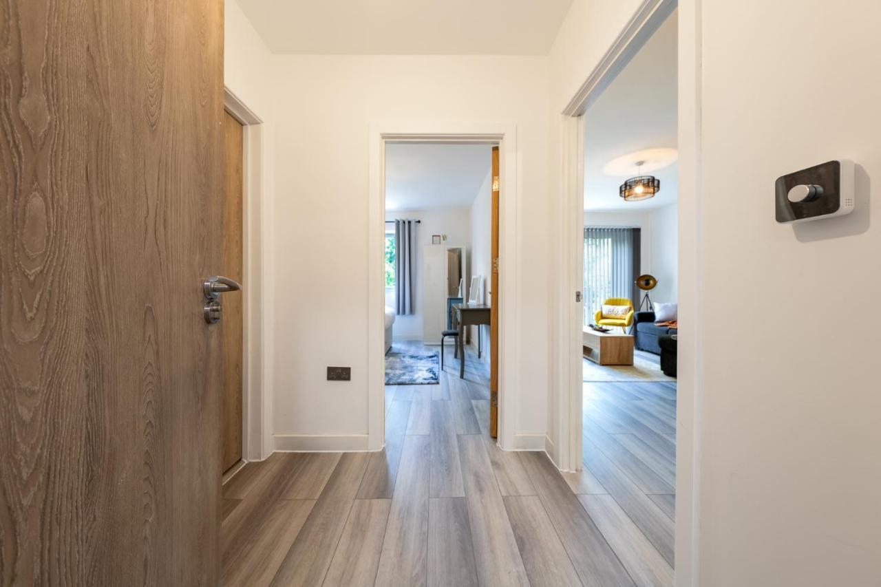 Ashview 6 - Heathrow - Windsor - Free Parking *