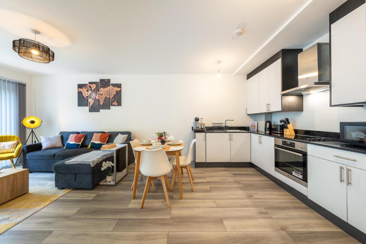Ashview 6 - Heathrow - Windsor - Free Parking *